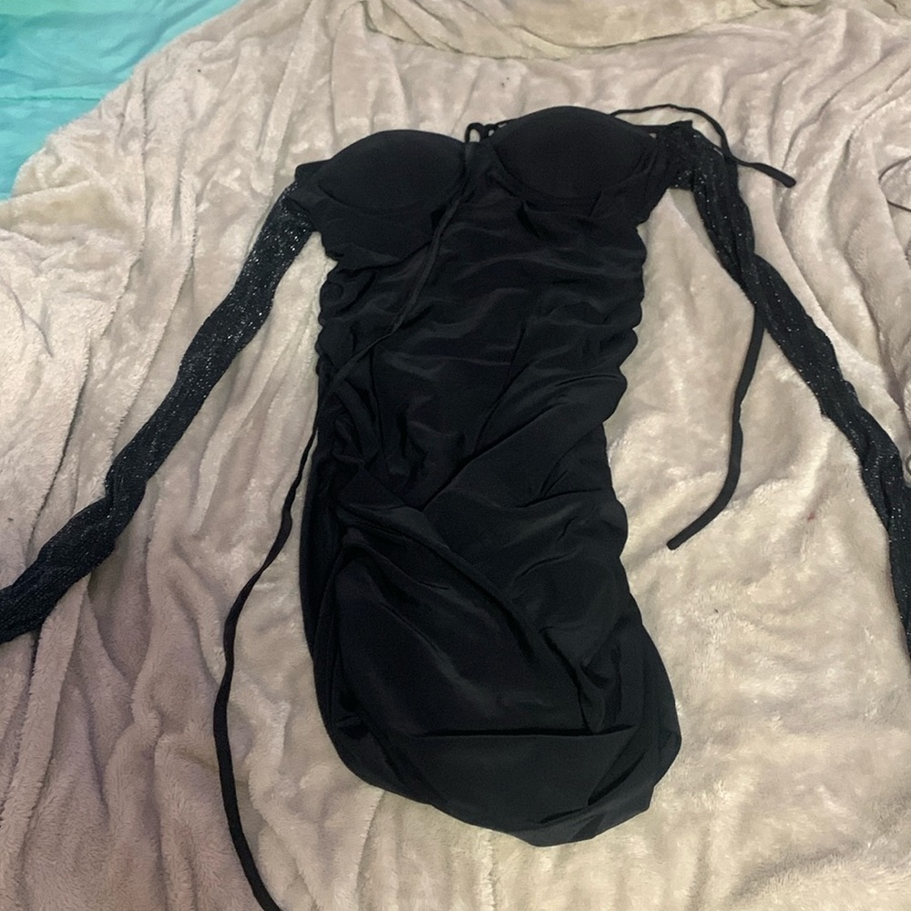 tight black dress, fits like a xs